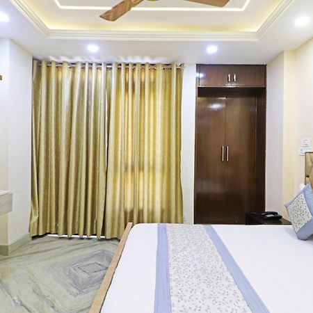ניו דלהי Hotel Samrat Residency 10 Mints Walking Distance Nizamuddin Railway Station מראה חיצוני תמונה