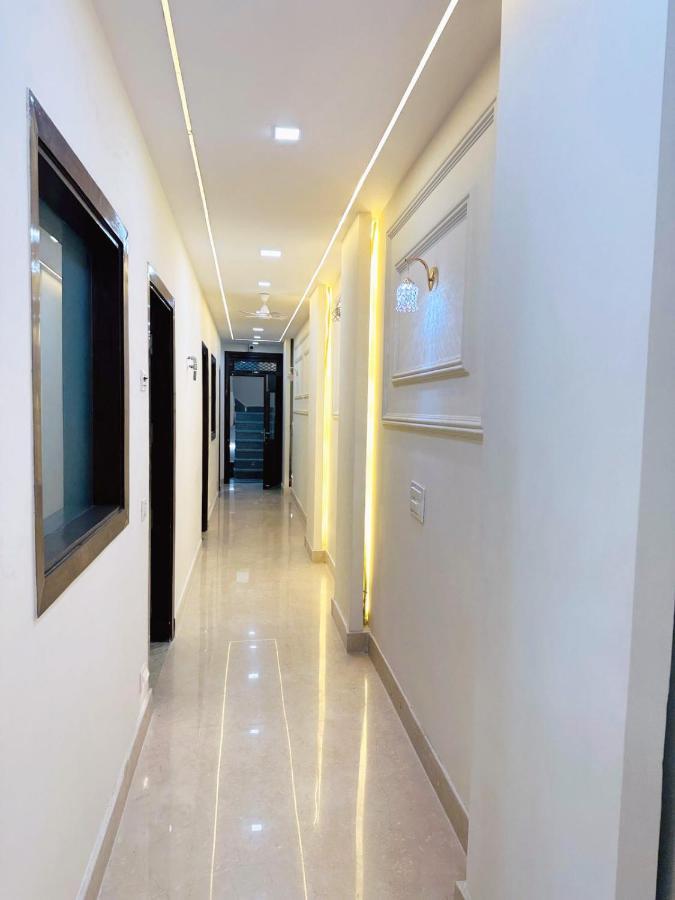 ניו דלהי Hotel Samrat Residency 10 Mints Walking Distance Nizamuddin Railway Station מראה חיצוני תמונה