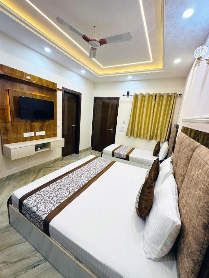 ניו דלהי Hotel Samrat Residency 10 Mints Walking Distance Nizamuddin Railway Station מראה חיצוני תמונה