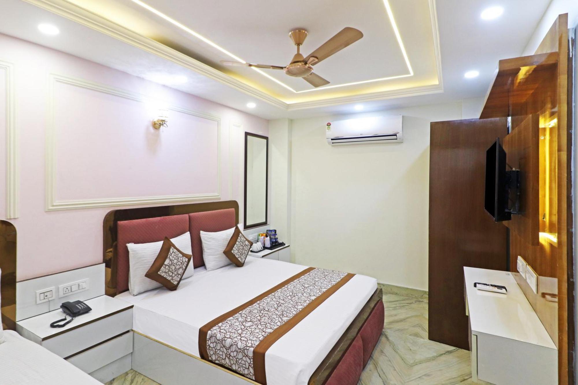 ניו דלהי Hotel Samrat Residency 10 Mints Walking Distance Nizamuddin Railway Station מראה חיצוני תמונה