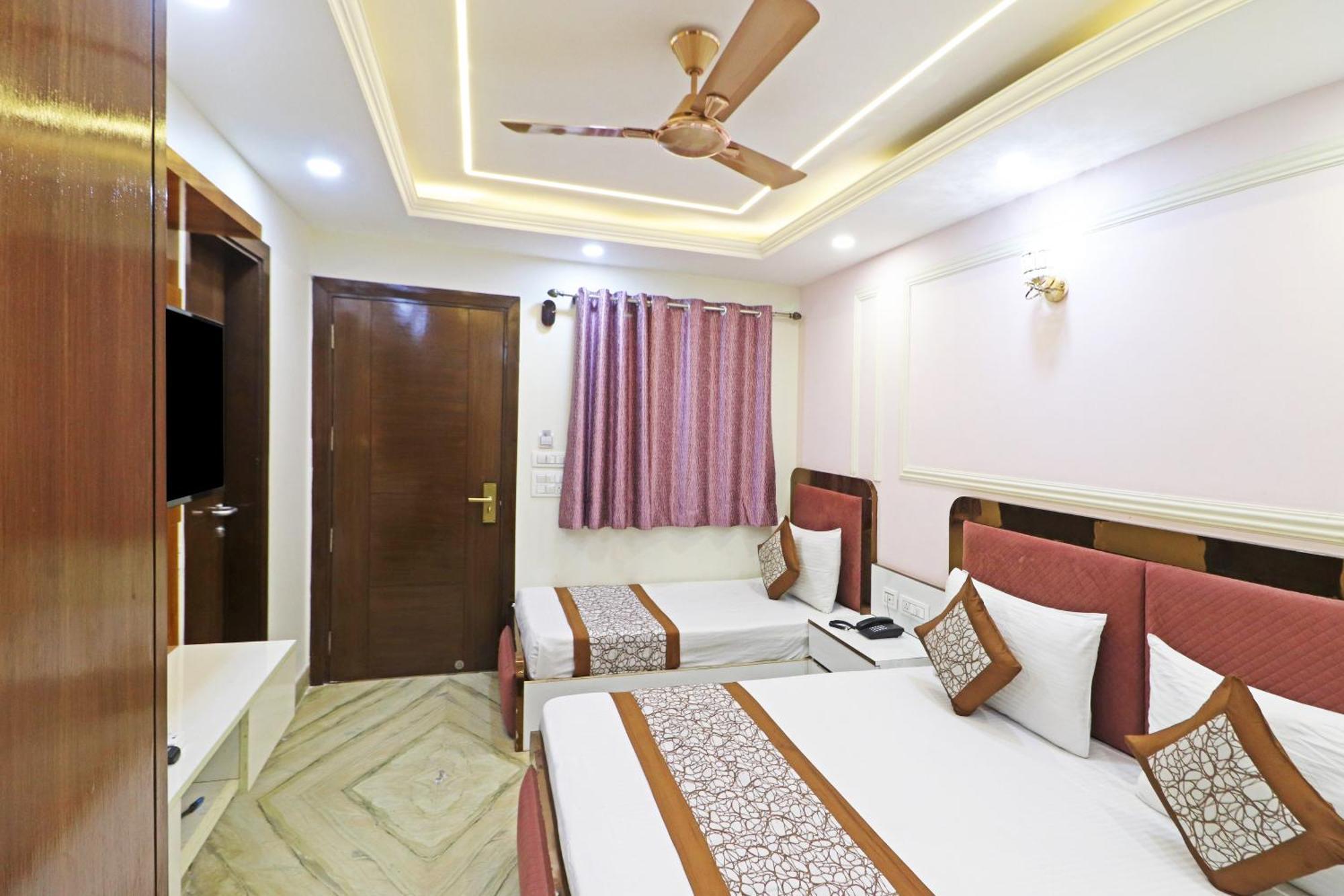 ניו דלהי Hotel Samrat Residency 10 Mints Walking Distance Nizamuddin Railway Station מראה חיצוני תמונה
