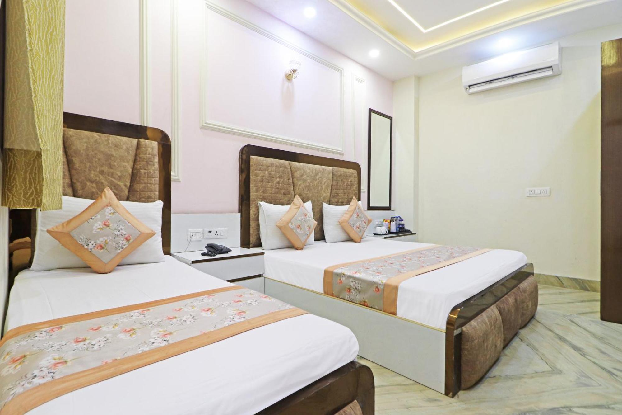 ניו דלהי Hotel Samrat Residency 10 Mints Walking Distance Nizamuddin Railway Station מראה חיצוני תמונה