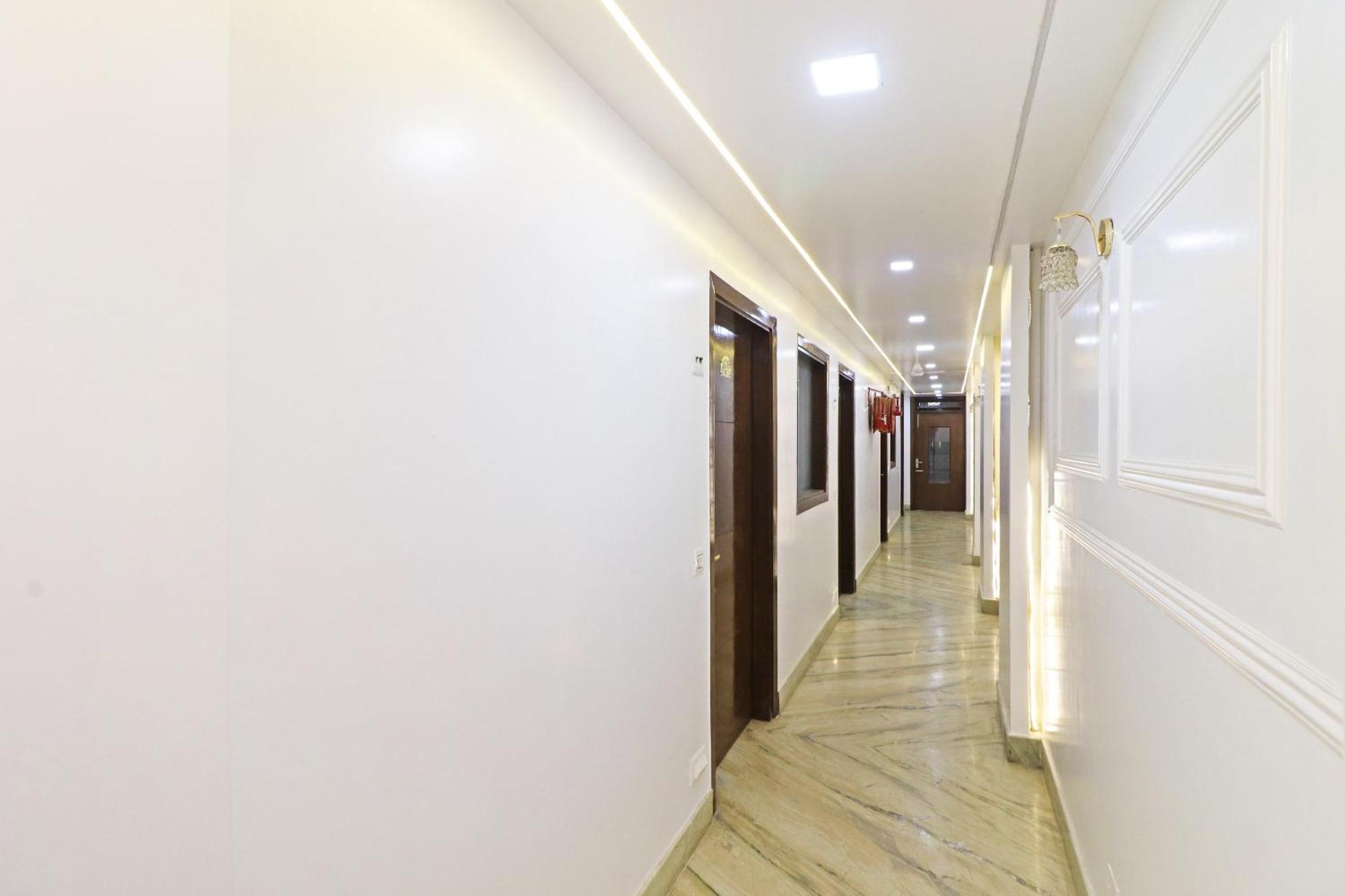 ניו דלהי Hotel Samrat Residency 10 Mints Walking Distance Nizamuddin Railway Station מראה חיצוני תמונה