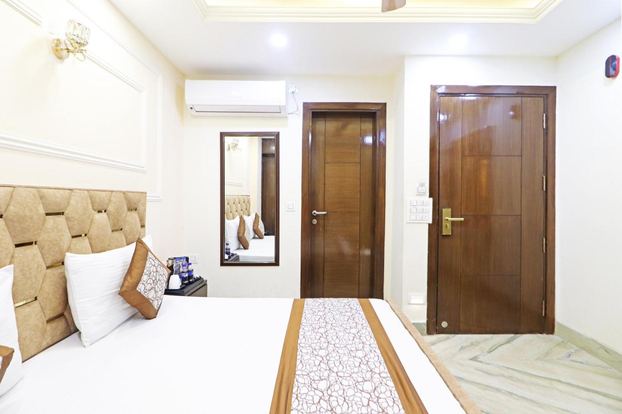 ניו דלהי Hotel Samrat Residency 10 Mints Walking Distance Nizamuddin Railway Station מראה חיצוני תמונה
