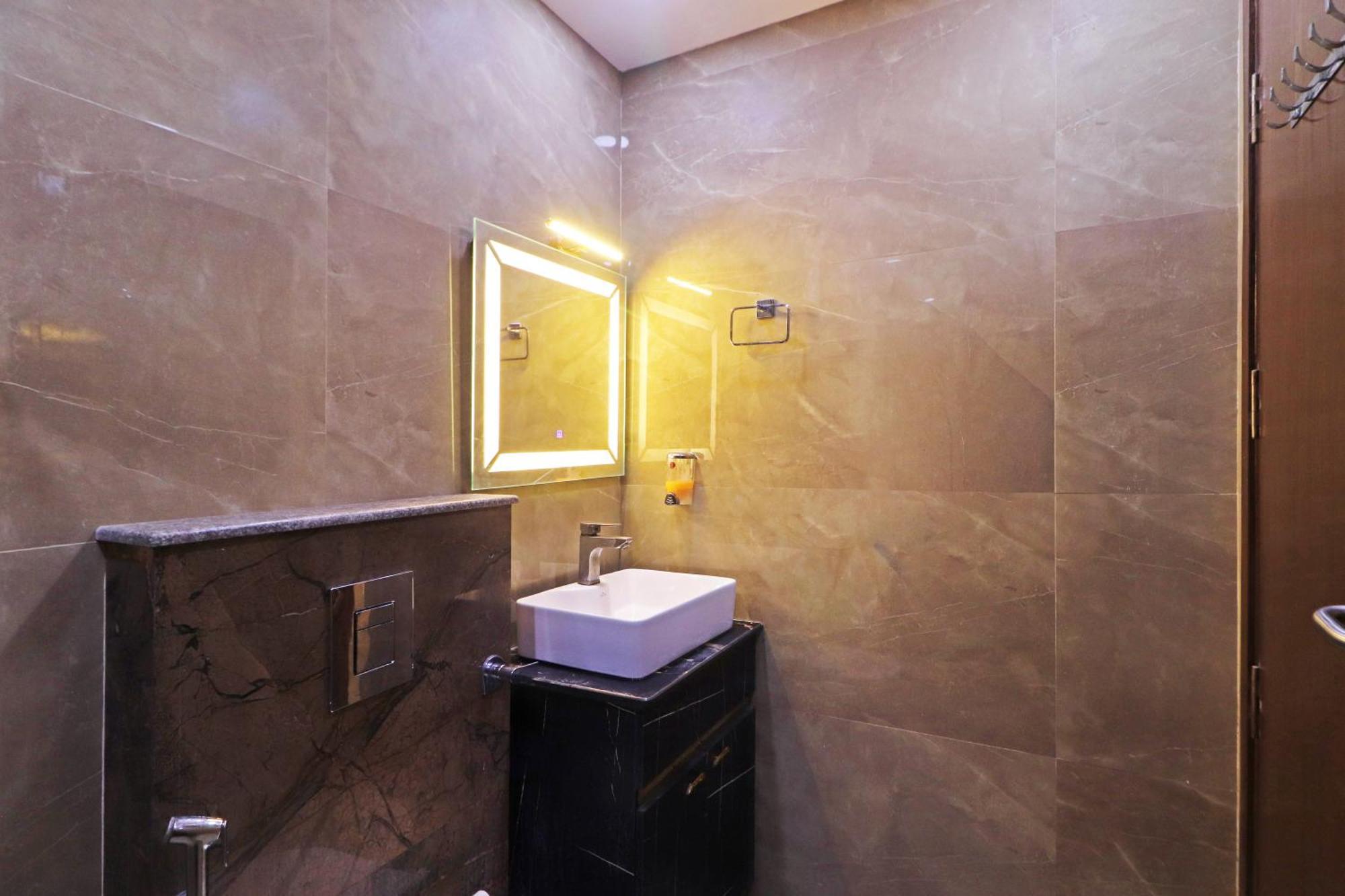 ניו דלהי Hotel Samrat Residency 10 Mints Walking Distance Nizamuddin Railway Station מראה חיצוני תמונה