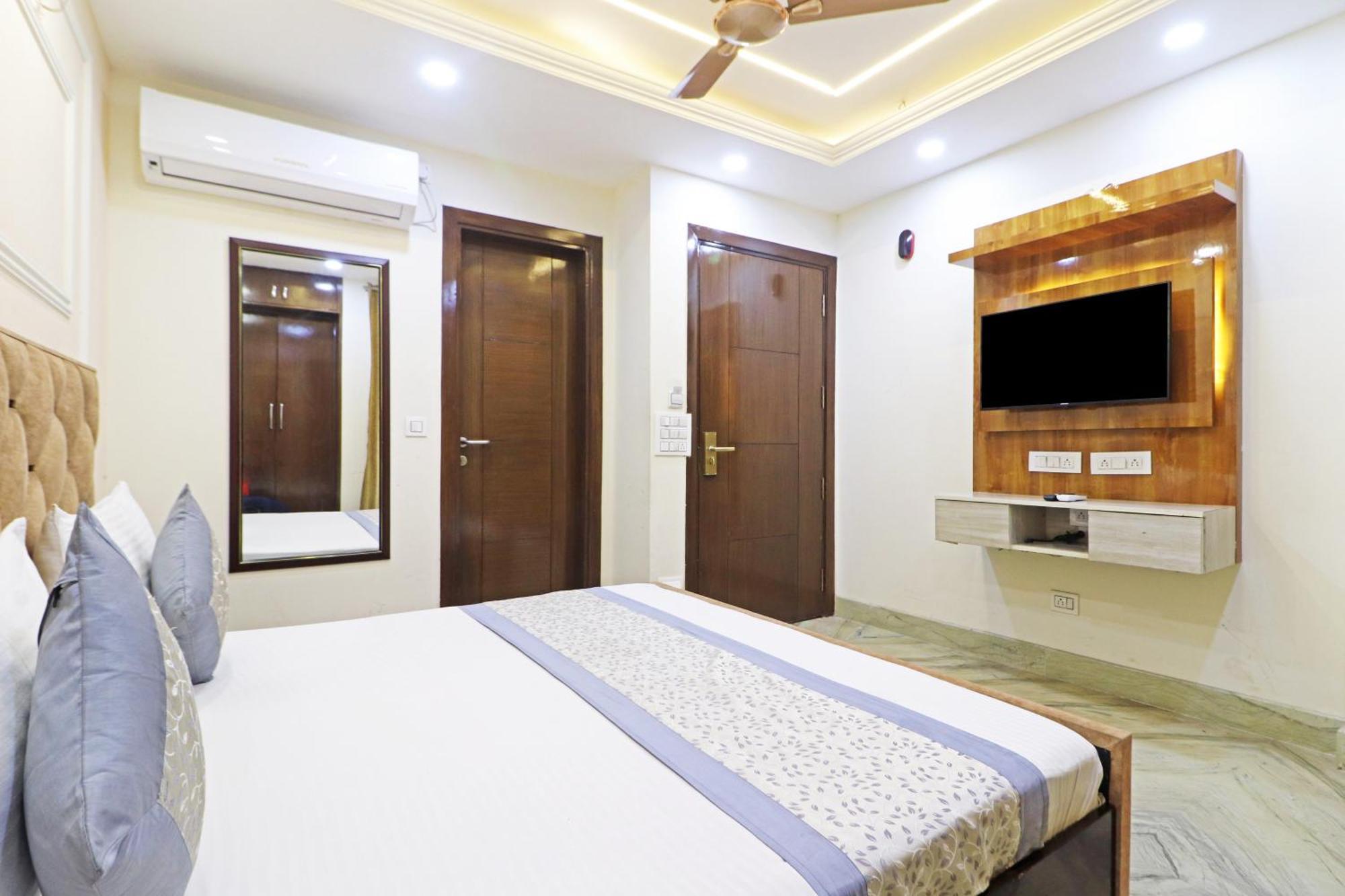 ניו דלהי Hotel Samrat Residency 10 Mints Walking Distance Nizamuddin Railway Station מראה חיצוני תמונה