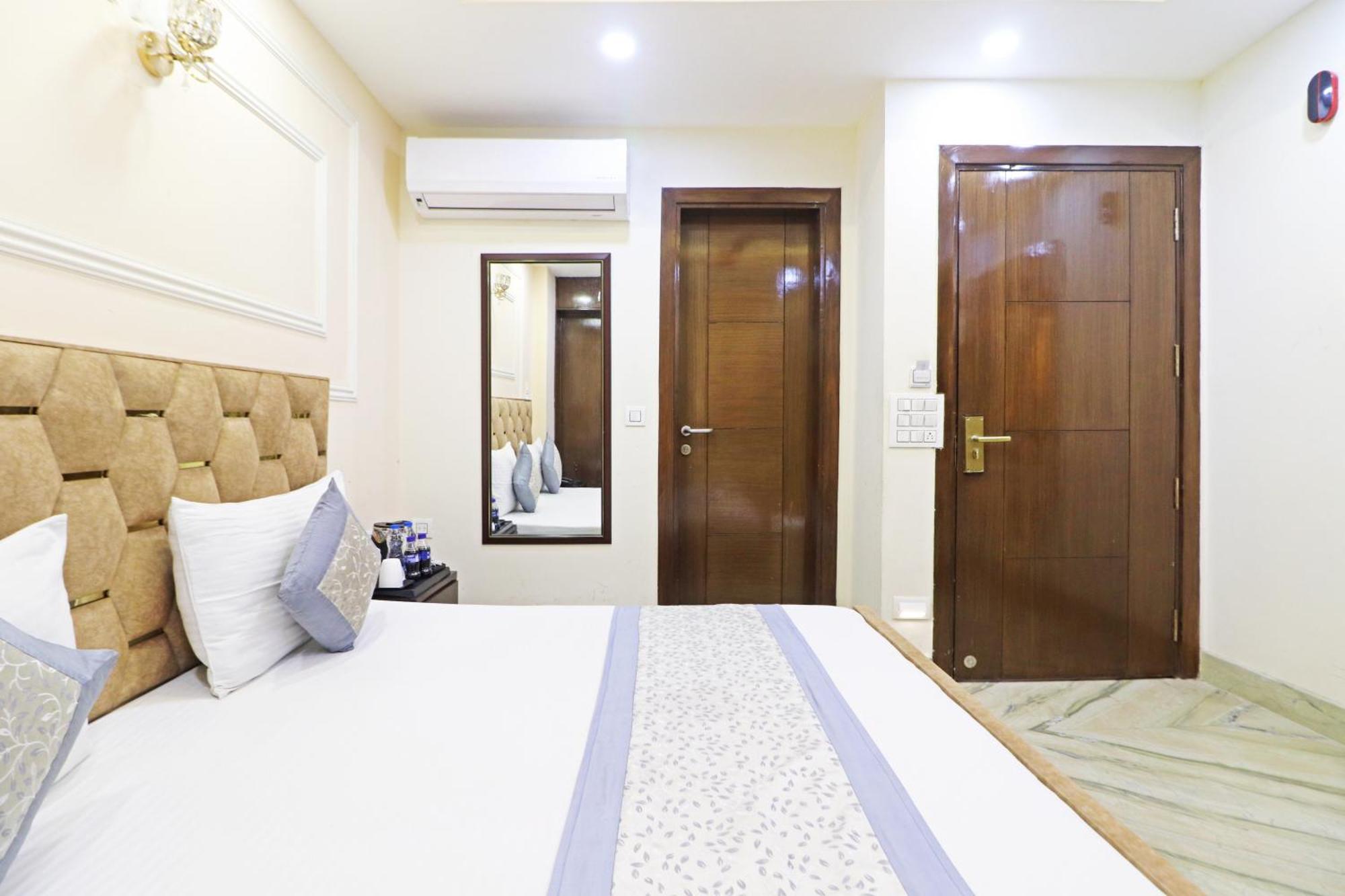 ניו דלהי Hotel Samrat Residency 10 Mints Walking Distance Nizamuddin Railway Station מראה חיצוני תמונה