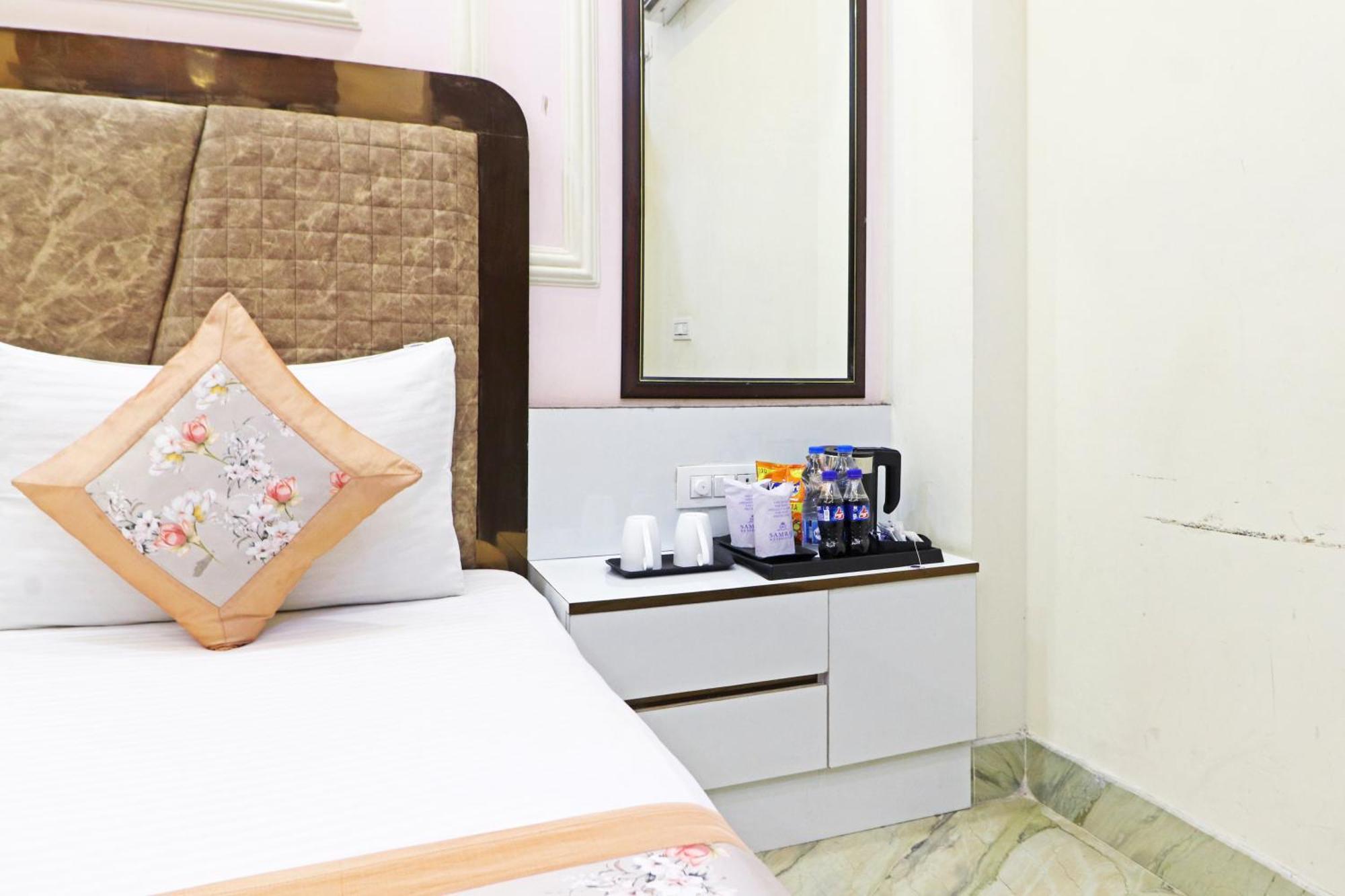 ניו דלהי Hotel Samrat Residency 10 Mints Walking Distance Nizamuddin Railway Station מראה חיצוני תמונה