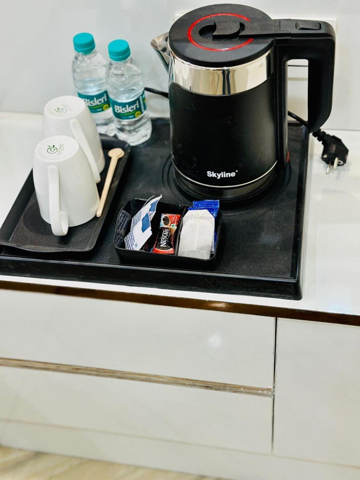 ניו דלהי Hotel Samrat Residency 10 Mints Walking Distance Nizamuddin Railway Station מראה חיצוני תמונה